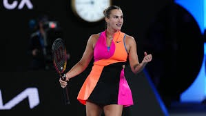 阿根廷队训练吸引20085名球迷观看，梅西获赠埃尔切10号球衣